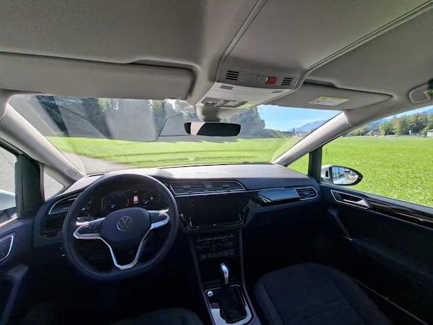 VW Touran 2.0 TDI BlueMotion Technology Highline DSG *CH-Fahrzeug mit Anhängerkupplung*