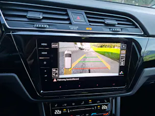 VW Touran 2.0 TDI BlueMotion Technology Highline DSG *CH-Fahrzeug mit Anhängerkupplung*