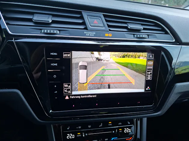 VW Touran 2.0 TDI BlueMotion Technology Highline DSG *CH-Fahrzeug mit Anhängerkupplung*