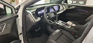 AUDI Q4 e-tron SUV quattro performance Attraction