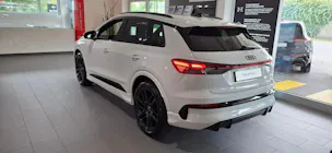 AUDI Q4 e-tron SUV quattro performance Attraction