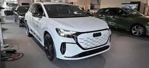 AUDI Q4 e-tron SUV quattro performance Attraction