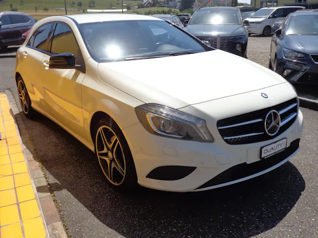 MERCEDES-BENZ A 200 Night Star 7G-DCT