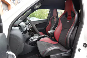 NISSAN Juke 1.6 DIG-T Nismo RS 4x4 "* CH Auto * Sièges Recaro * Black Edition * Interieur Alcantara * Tempomat *"