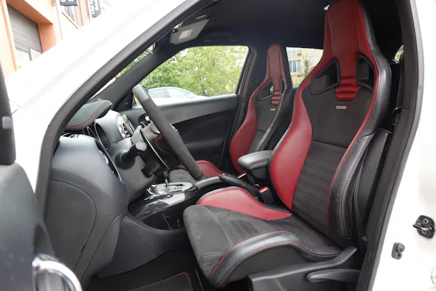 NISSAN Juke 1.6 DIG-T Nismo RS 4x4 "* CH Auto * Sièges Recaro * Black Edition * Interieur Alcantara * Tempomat *"