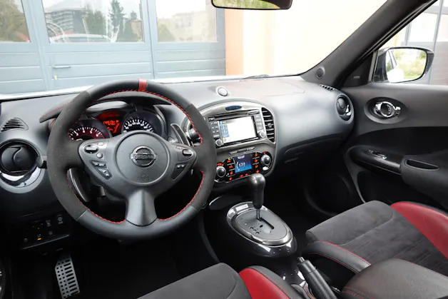 NISSAN Juke 1.6 DIG-T Nismo RS 4x4 "* CH Auto * Sièges Recaro * Black Edition * Interieur Alcantara * Tempomat *"