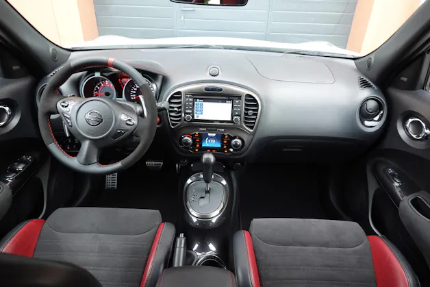 NISSAN Juke 1.6 DIG-T Nismo RS 4x4 "* CH Auto * Sièges Recaro * Black Edition * Interieur Alcantara * Tempomat *"