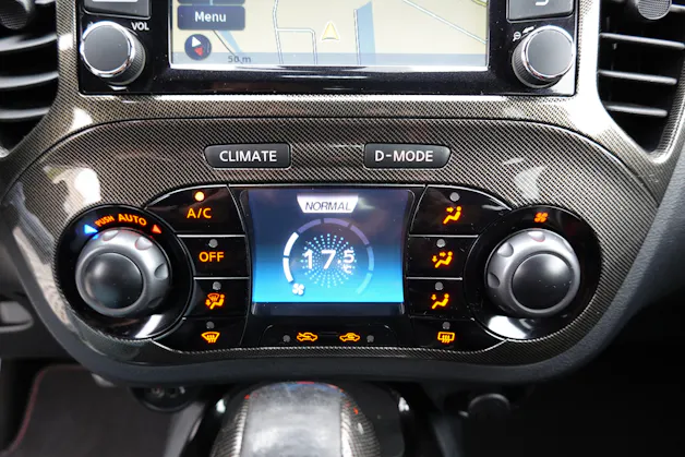 NISSAN Juke 1.6 DIG-T Nismo RS 4x4 "* CH Auto * Sièges Recaro * Black Edition * Interieur Alcantara * Tempomat *"