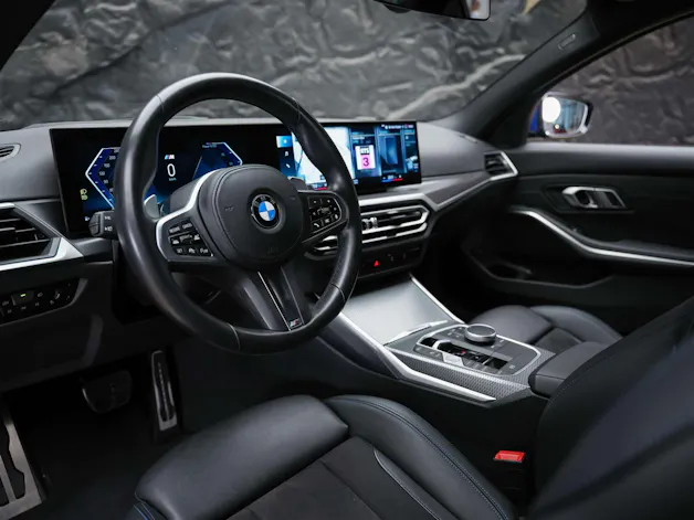 BMW 320i xDrive Steptronic M Sport Pro *Facelift*20" Felgen*Abstandsregler*Head-Up*
