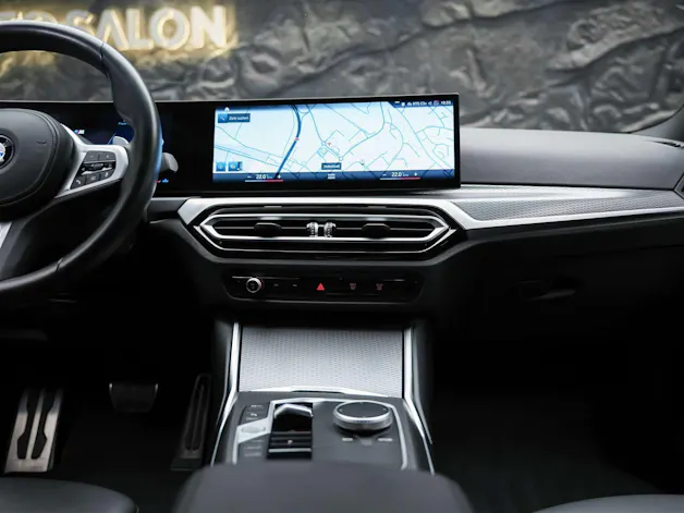 BMW 320i xDrive Steptronic M Sport Pro *Facelift*20" Felgen*Abstandsregler*Head-Up*