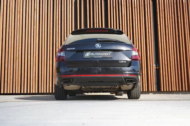 SKODA OCTAVIA COMBI 2.0 TSI RS FINAL EDITION BLACK DSG l 290 PS