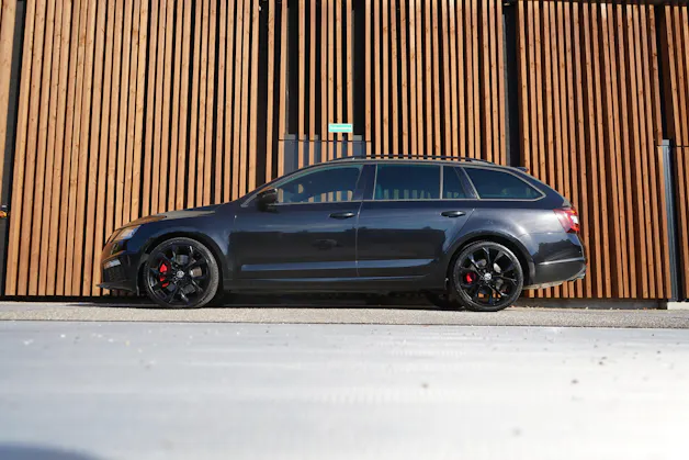 SKODA OCTAVIA COMBI 2.0 TSI RS FINAL EDITION BLACK DSG l 290 PS