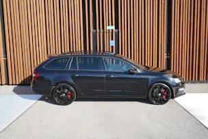 SKODA OCTAVIA COMBI 2.0 TSI RS FINAL EDITION BLACK DSG l 290 PS