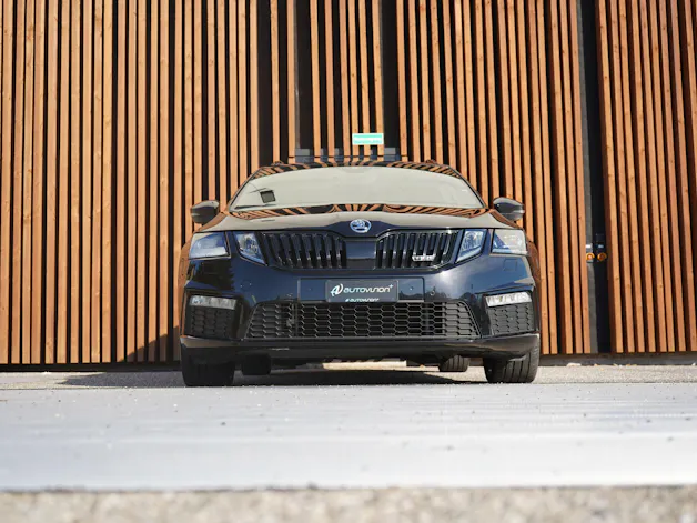 SKODA OCTAVIA COMBI 2.0 TSI RS FINAL EDITION BLACK DSG l 290 PS