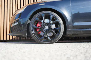 SKODA OCTAVIA COMBI 2.0 TSI RS FINAL EDITION BLACK DSG l 290 PS