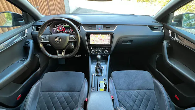 SKODA OCTAVIA COMBI 2.0 TSI RS FINAL EDITION BLACK DSG l 290 PS