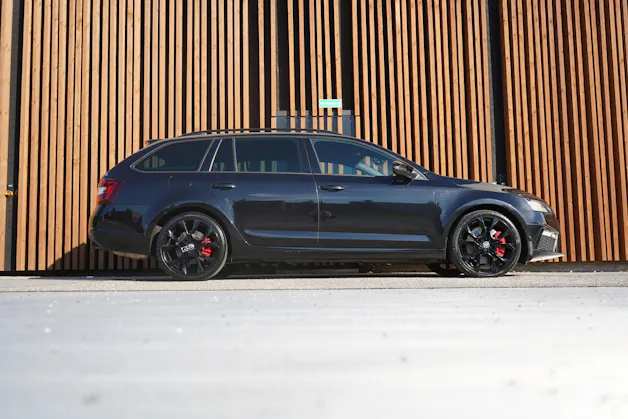SKODA OCTAVIA COMBI 2.0 TSI RS FINAL EDITION BLACK DSG l 290 PS