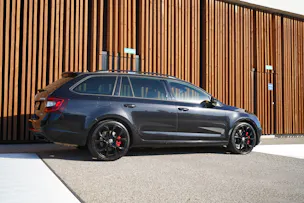 SKODA OCTAVIA COMBI 2.0 TSI RS FINAL EDITION BLACK DSG l 290 PS