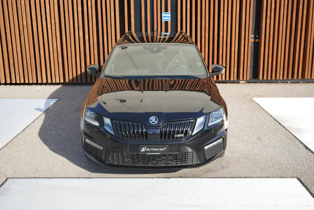 SKODA OCTAVIA COMBI 2.0 TSI RS FINAL EDITION BLACK DSG l 290 PS