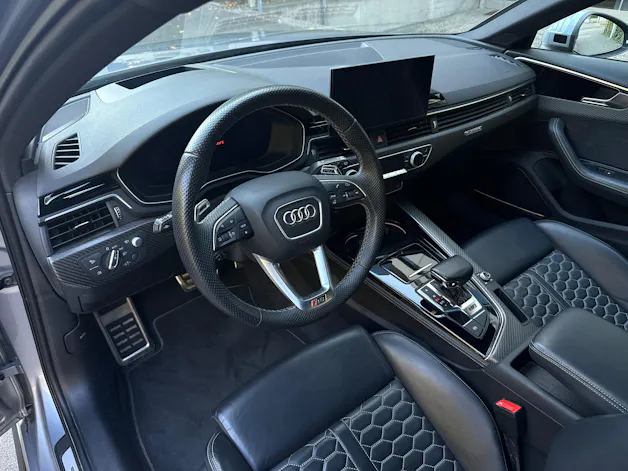 AUDI RS4 Avant quattro tiptronic