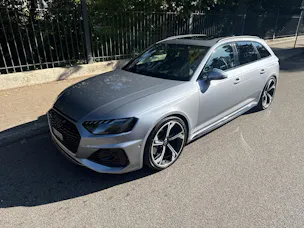 AUDI RS4 Avant quattro tiptronic