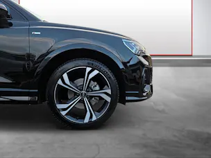 AUDI Q3 35 TFSI S line Attraction S-tronic
