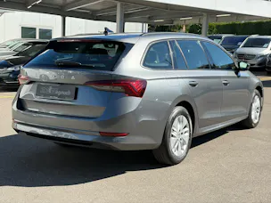 SKODA Octavia Combi 2.0 TDI DSG Ambition 4x4
