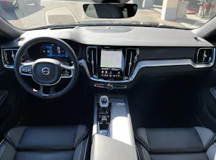 VOLVO V60 B4 Benzin Mild Hybrid Ultra Dark Business DCT