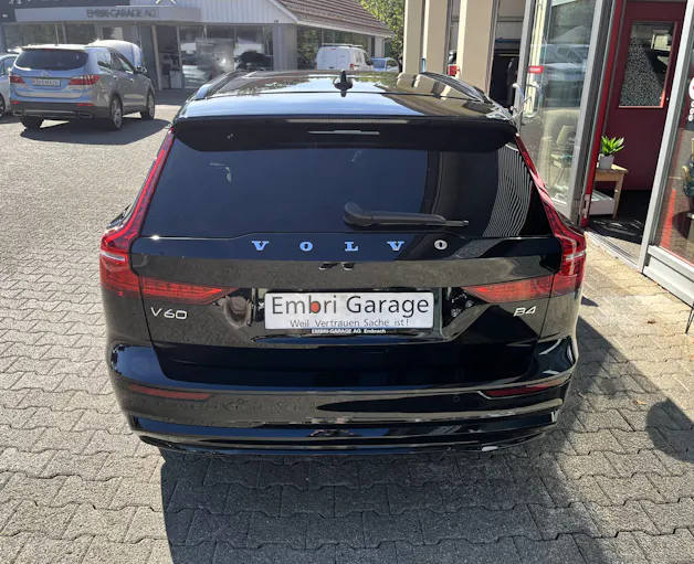 VOLVO V60 B4 Benzin Mild Hybrid Ultra Dark Business DCT