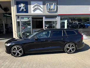 VOLVO V60 B4 Benzin Mild Hybrid Ultra Dark Business DCT