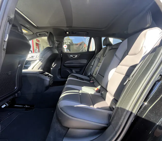 VOLVO V60 B4 Benzin Mild Hybrid Ultra Dark Business DCT