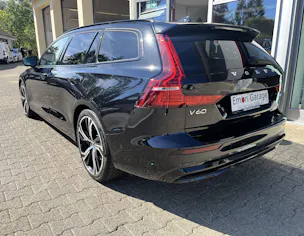 VOLVO V60 B4 Benzin Mild Hybrid Ultra Dark Business DCT