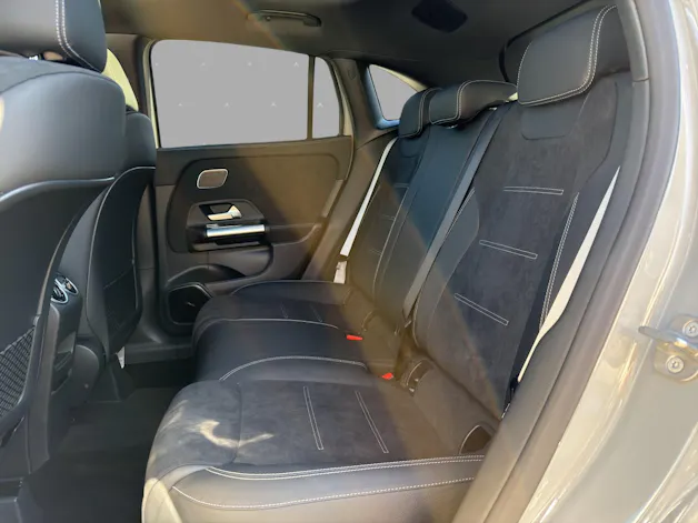 MERCEDES-BENZ GLA 220d 4Matic 8G-DCT