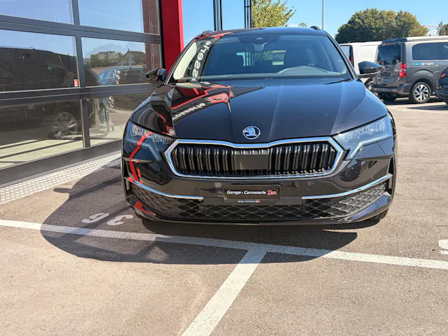 SKODA Octavia Combi 1.5 TSI mHEV DSG Selection
