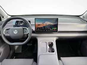 https://vehicle.imgix.net/4497386/776de53e-5198-46b6-a2fd-90180ce68c2b.jpg