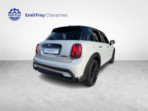 https://vehicle.imgix.net/4497396/84f9f677-1e2a-41fd-acad-03ada1c548e5.jpg