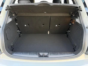 https://vehicle.imgix.net/4497396/aa73f126-de12-40e8-a6a6-eee9ef50e06e.jpg
