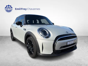 https://vehicle.imgix.net/4497396/d1ec8b32-5036-40cd-8a7f-3cd1f87f8b92.jpg