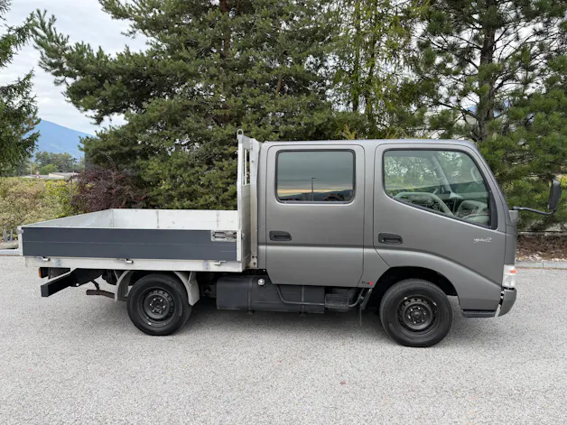 Toyota Dyna 100 DKab.-Ch. SWB 3.0 D-4D