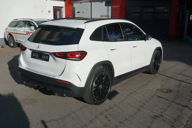 MERCEDES-BENZ GLA-Klasse H247 GLA 250 AMG Line 4matic