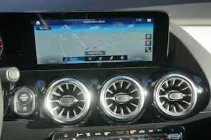 MERCEDES-BENZ GLA-Klasse H247 GLA 250 AMG Line 4matic