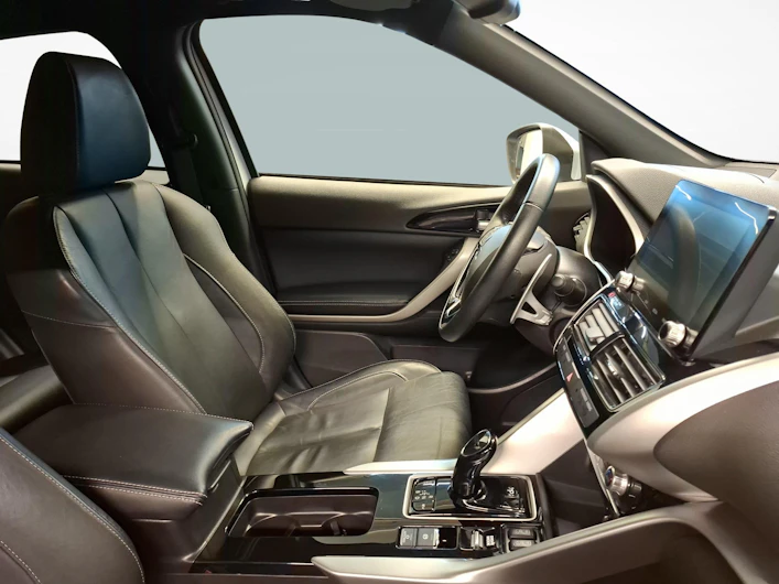 Fahrzeugbild MITSUBISHI ECLIPSE CROSS
