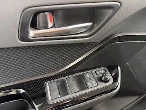 https://vehicle.imgix.net/4497526/350bed44-3c1a-495f-8e79-a55a9a9129c6.jpg