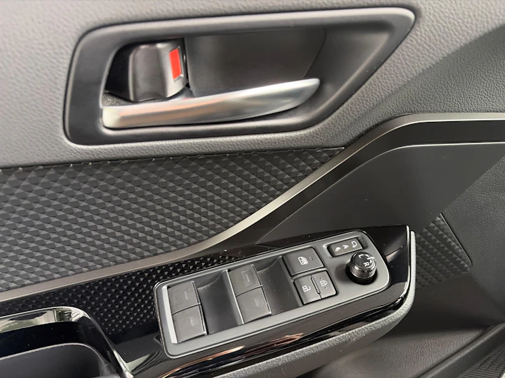 image du véhicule TOYOTA C-HR