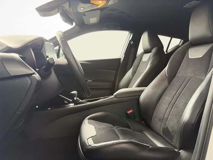 image du véhicule TOYOTA C-HR