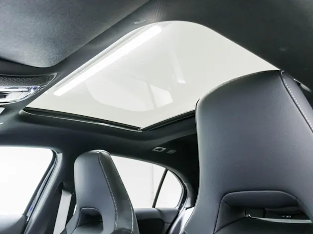 MERCEDES-BENZ A 220 4MATIC
