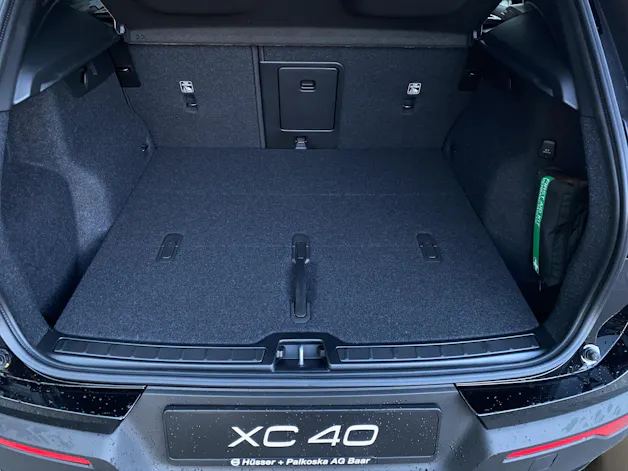 VOLVO XC40 2.0 B3 MH Plus Dark