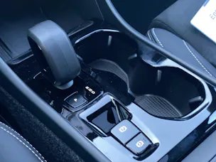 VOLVO XC40 2.0 B3 MH Plus Dark