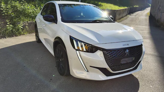 PEUGEOT 208 1.2 PureTech 130 GT