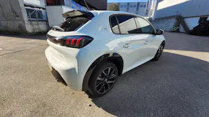 PEUGEOT 208 1.2 PureTech 130 GT